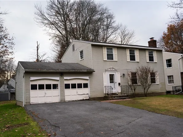302 Single Dr, North Syracuse, NY 13212