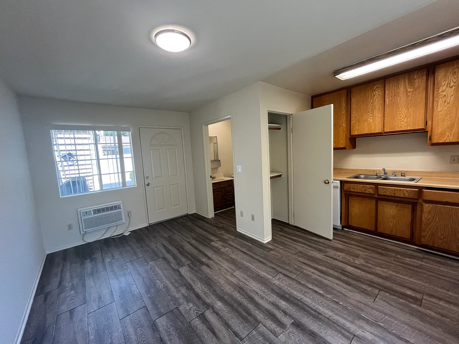 Studio, $1,795 — Photo 3