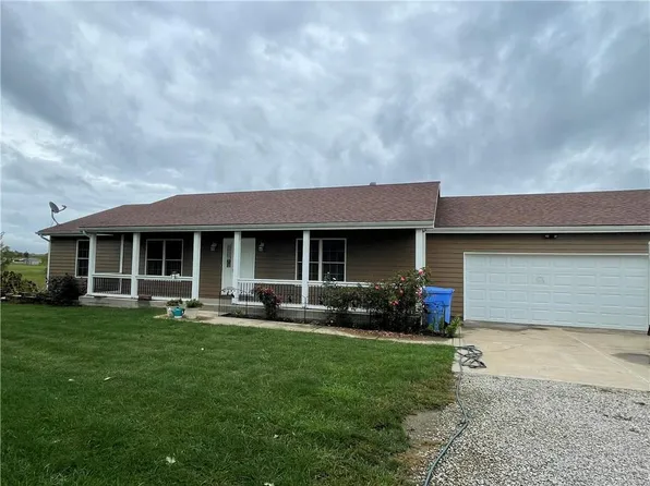 19130 255th St, Tonganoxie, KS 66086