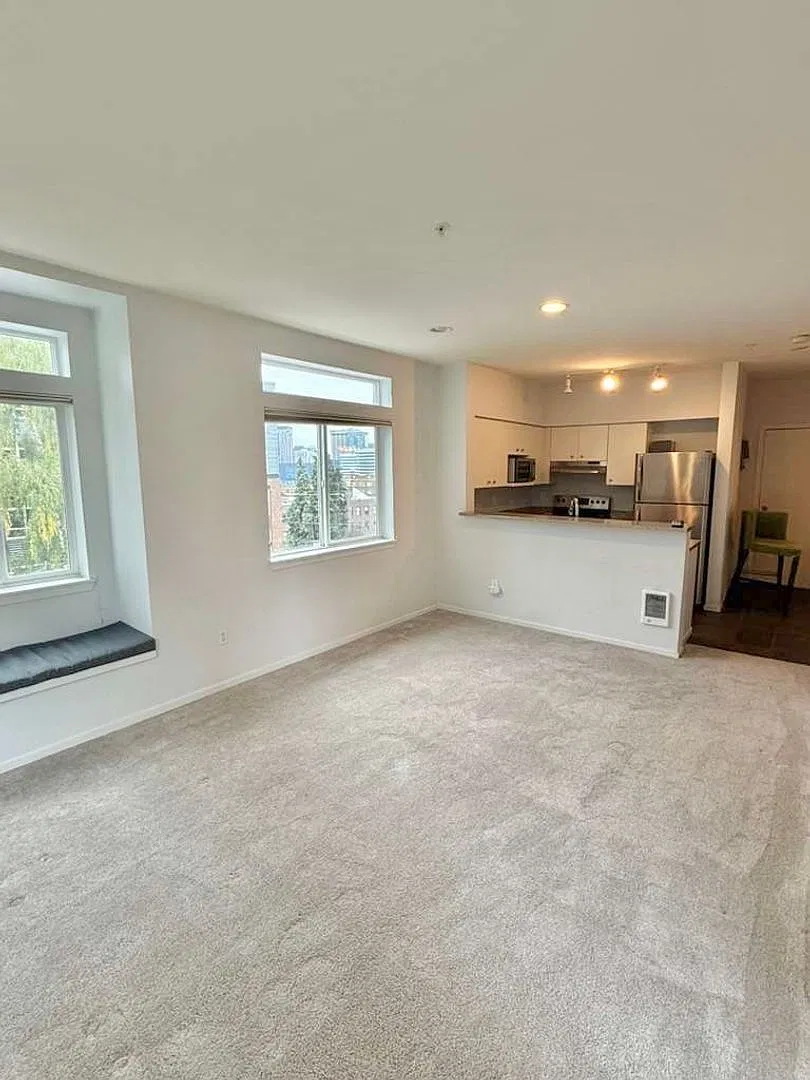 Beautiful 1-Bedroom Condo on Capitol Hill Includes 2 Parking Spaces — Photo 4