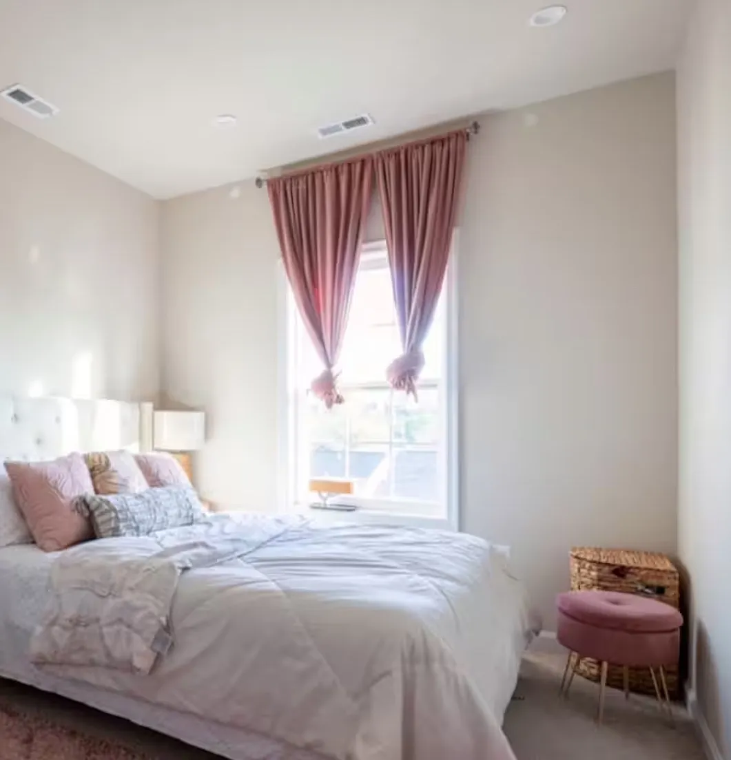5 bed, 2500 sqft, $7,500 — Photo 2