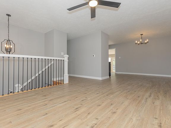 2nd image of 5007 Manor Ct