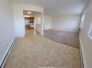 14454 25th Rd, Flushing, NY 11354