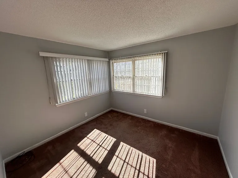 1205 Tiffany Ln #G — Photo 26