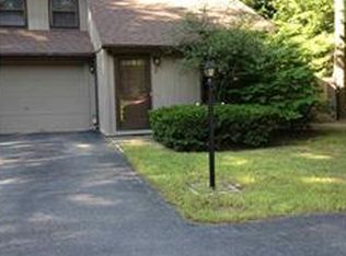 2 Wake Robin Rd, Malta, NY 12020