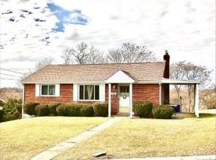 306 Lebanon Manor Dr, West Mifflin, PA