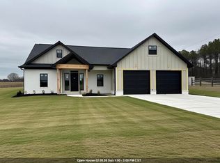 100 Hummingbird Way, Killen, AL 35645