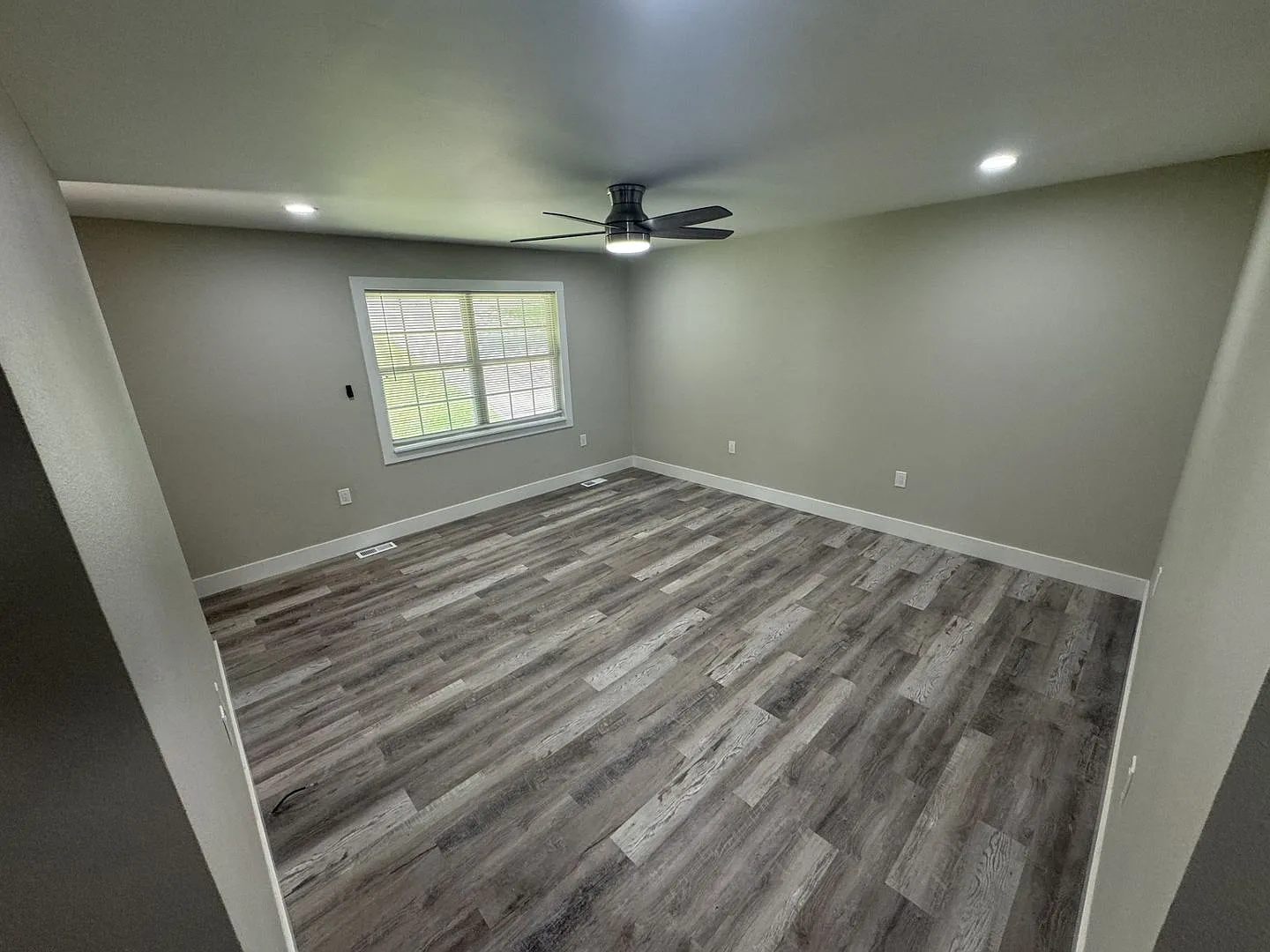 2 Bed 1 Bath in Rossville w/ Huge Storage Building! $250 off first month rent! Leasing Specials A... — Photo 4