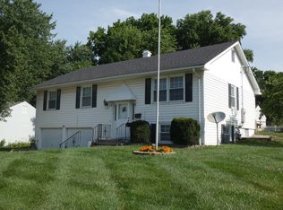 1608 NE 65th St, Gladstone, MO 64118