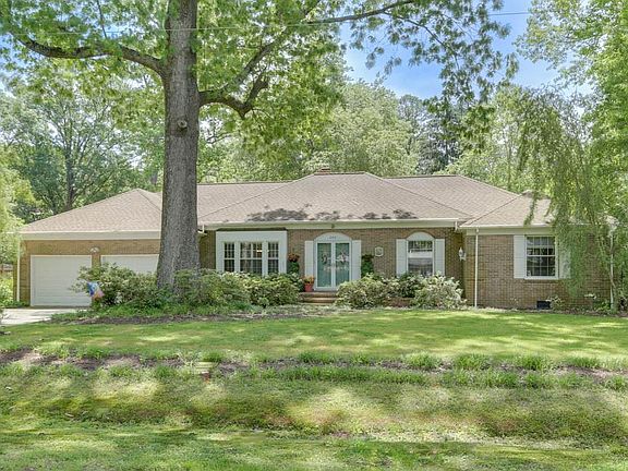 All Brick sprawling rancher in York county