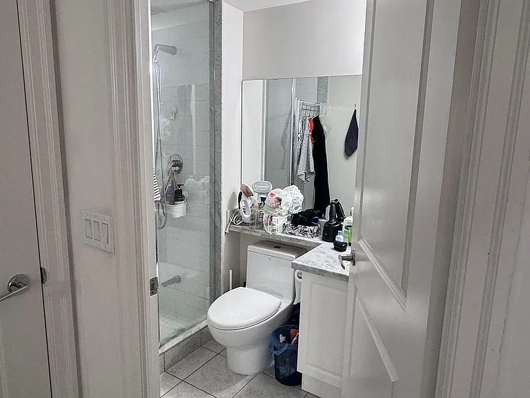 21 Upper Duke Cres #608 — Photo 9