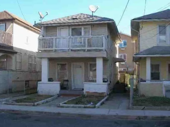 150 Beach 27th St, Far Rockaway, NY 11691