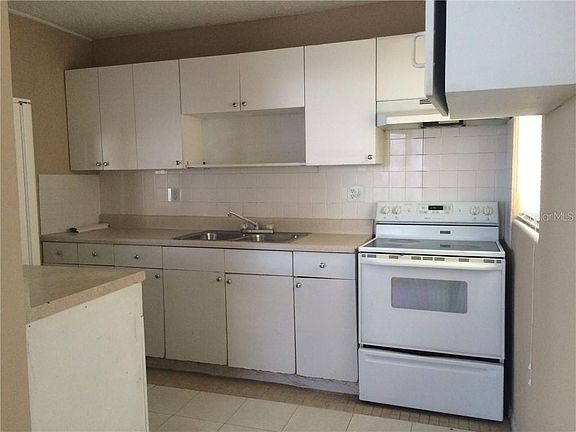 3rd image of 5106 Anzio St