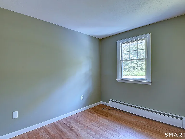 58 Elizabeth Dr — Photo 19
