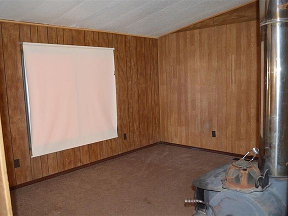 5th image of 1368 Burtschell St