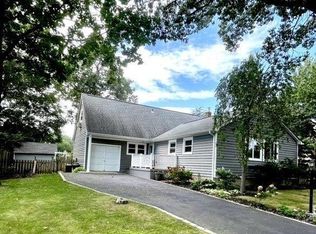 1414 Hummel Ave, Holbrook, NY 11741