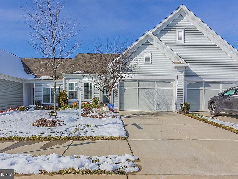 1st image of 154 Hyannis Pl