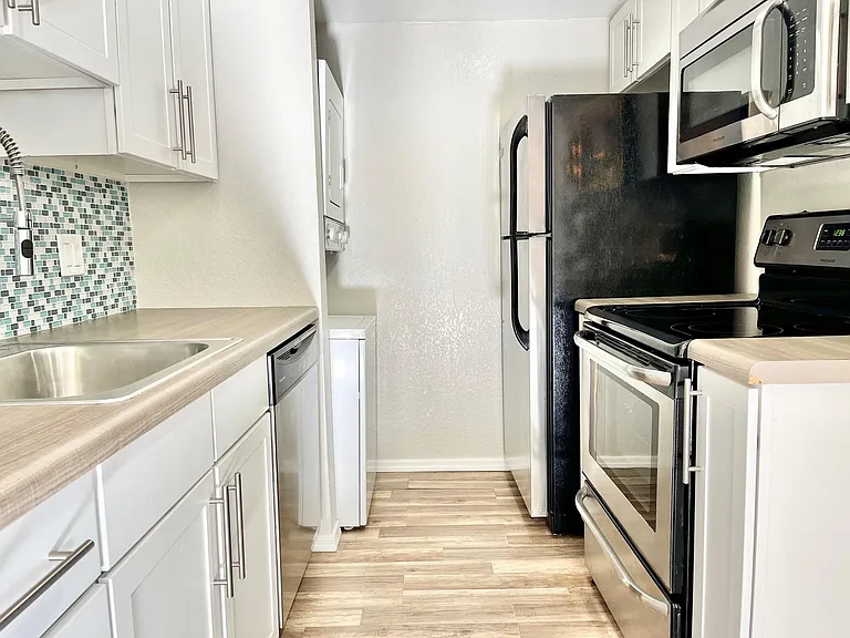4127 N 9th Ave #6 — Photo 9