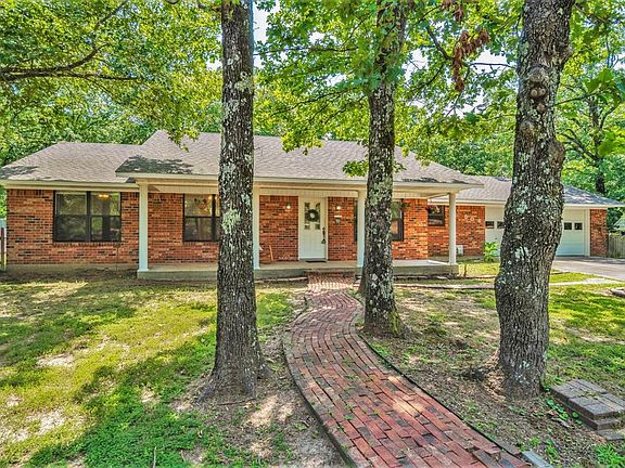 2nd image of 504 Laura Dr