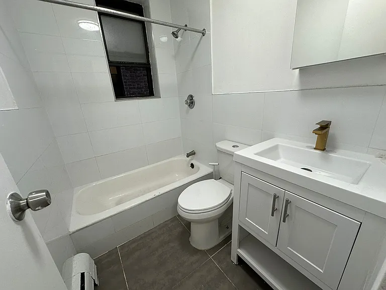 77-79 Bergen Ave #1 — Photo 9