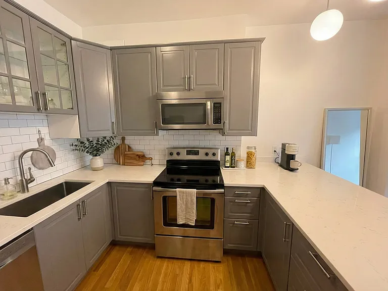 922 Beacon St #24 — Photo 8
