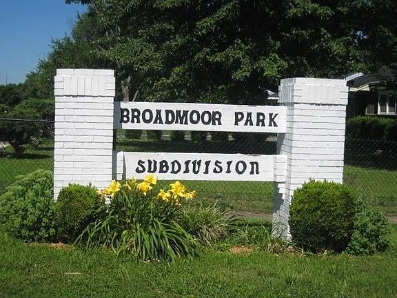 3rd image of 5101 Broadmoor Blvd