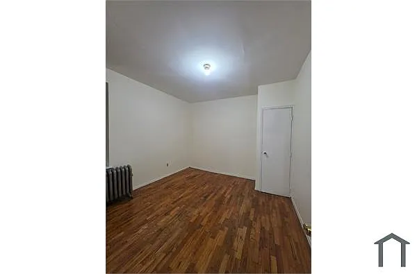 Building Photo - 10 Mooney Pl #1NF