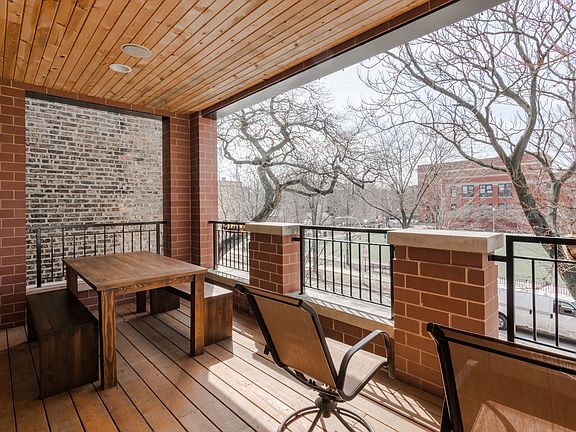 4th image of 3315 N Seminary Ave #2