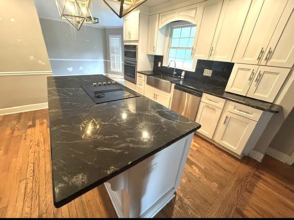 2nd image of 108 E Coker Ln.