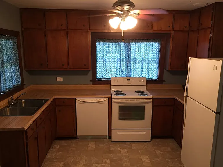 160 Cole Rd — Photo 5