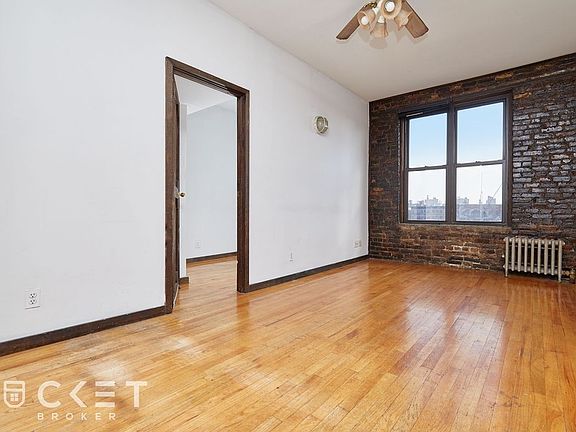 4th image of 647 E 11th St APT 28
