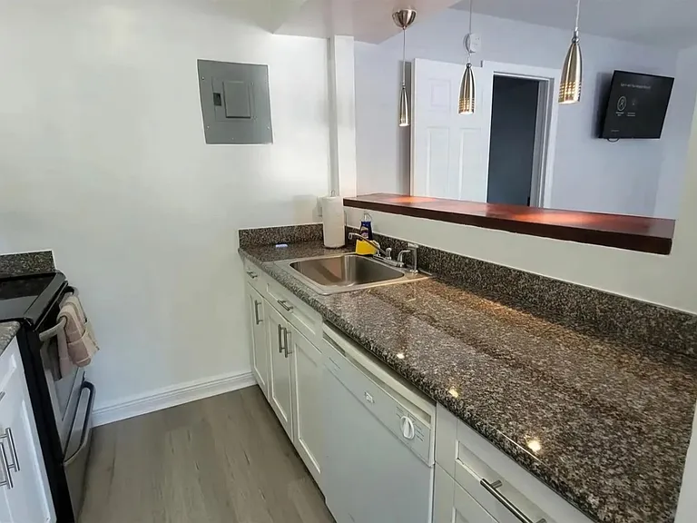 3226 NE 12th St #3 — Photo 6