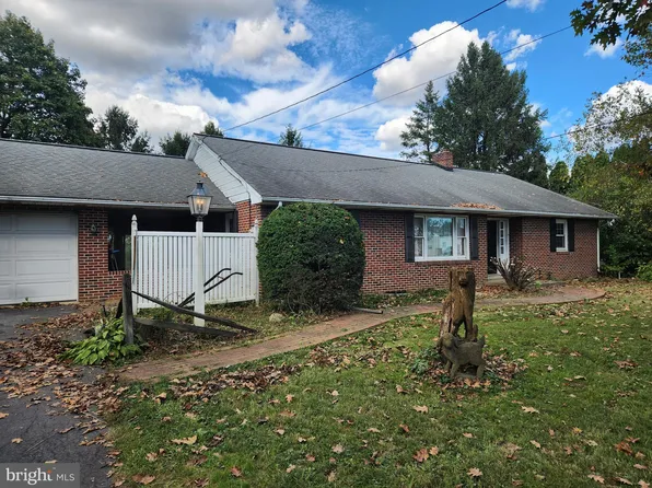 951 W Main St, New Holland, PA 17557