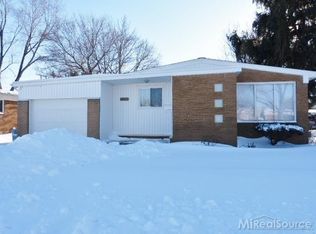 22512 Sunnyside St, Saint Clair Shores, MI 48080