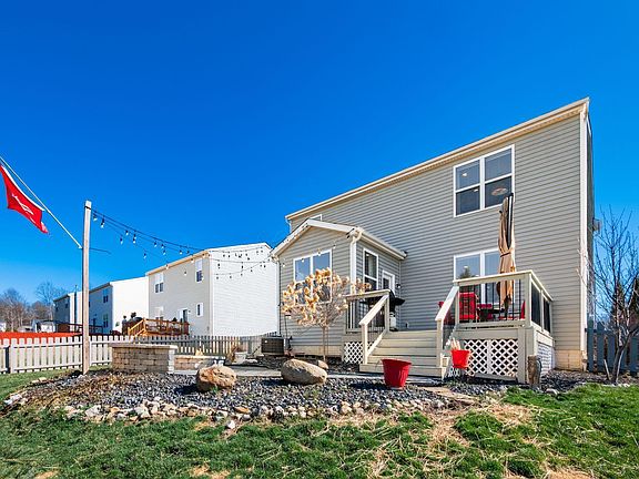 4th image of 839 Corylus Dr