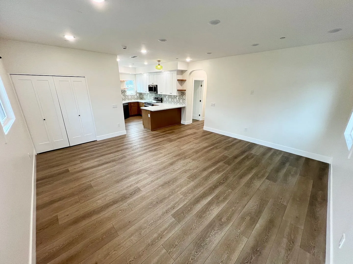 665-69 Townsite Dr * - — Photo 2
