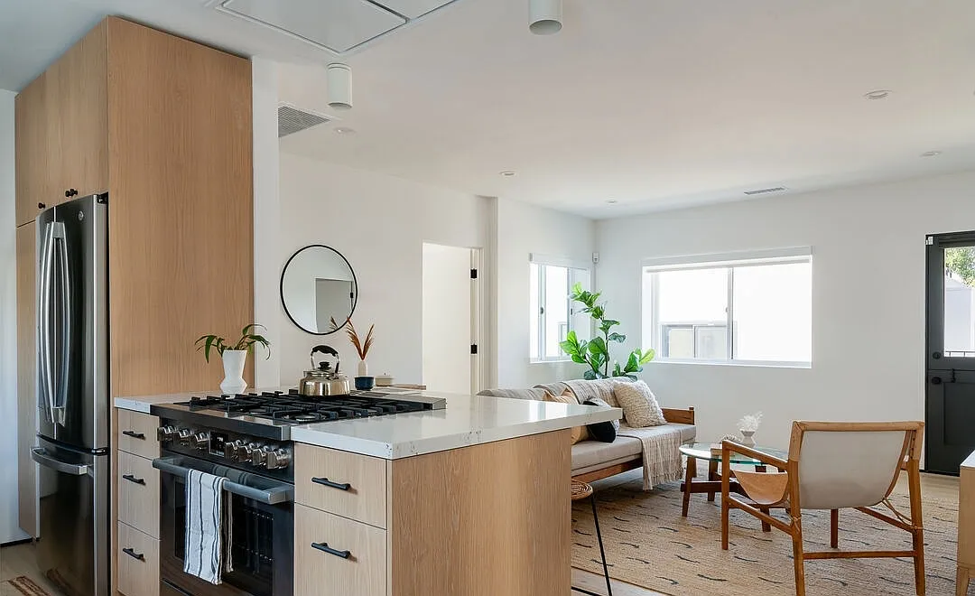 1 bed, 800 sqft, $3,295 — Photo 3