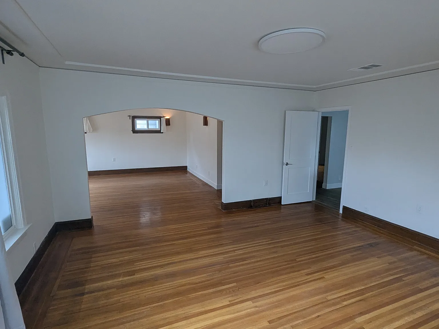 1 bed, 1200 sqft, $4,000 — Photo 3