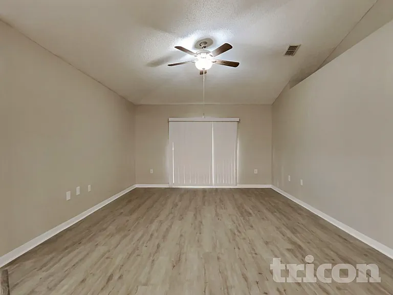 508 Cloudcroft Dr — Photo 2