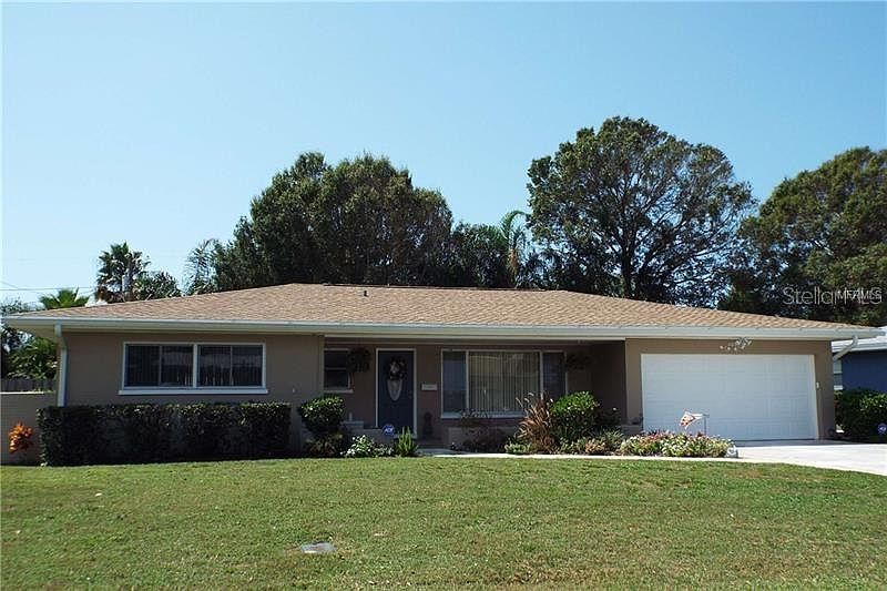 1st image of 609 Pineland Ave