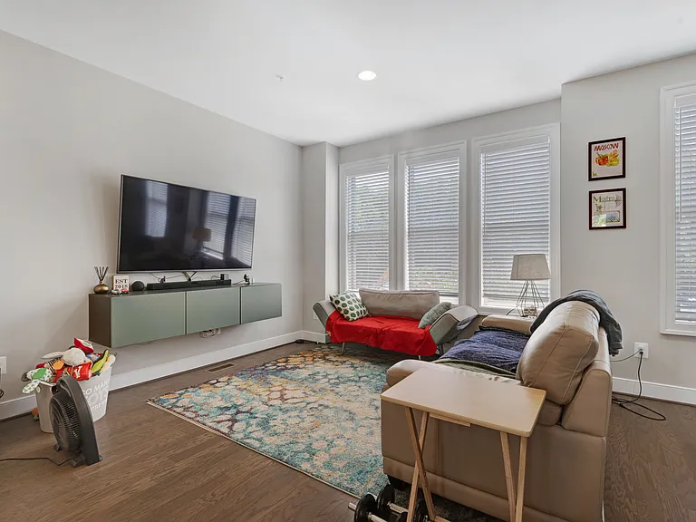1722 Gainesville St SE — Photo 8