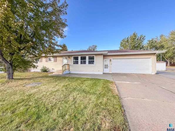 3301 S Terry Ave, Sioux Falls, SD 57106