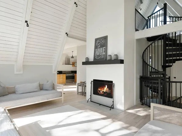 7 Marc St, Shelter Island, NY 11964