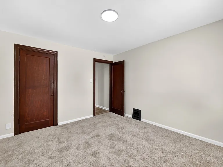304 Bayless Ave — Photo 15