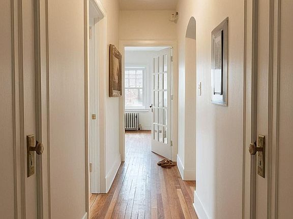 4th image of 3952 Commonwealth St #2