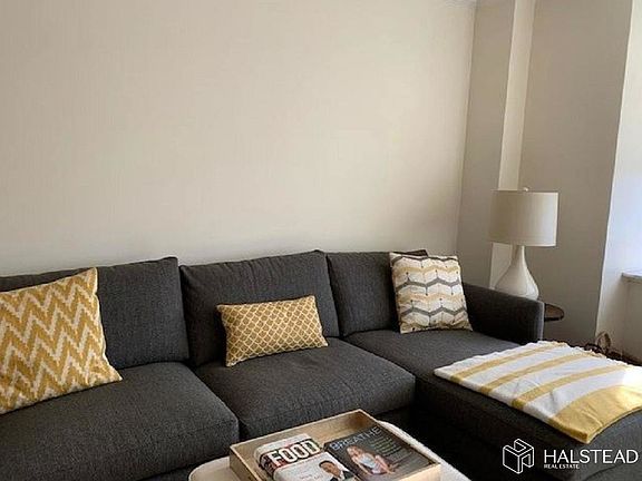 4th image of 224 E 60th St APT 12K