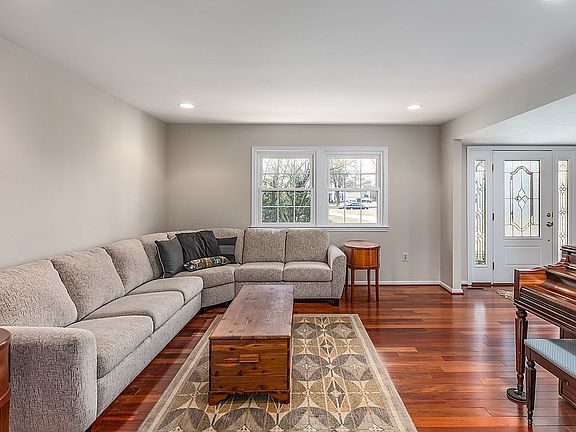 5th image of 13610 Flintwood Pl