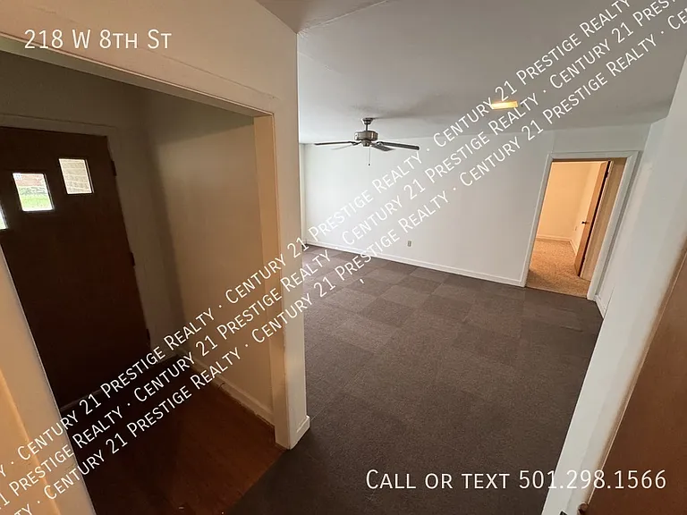 218 W 8th St — Photo 2