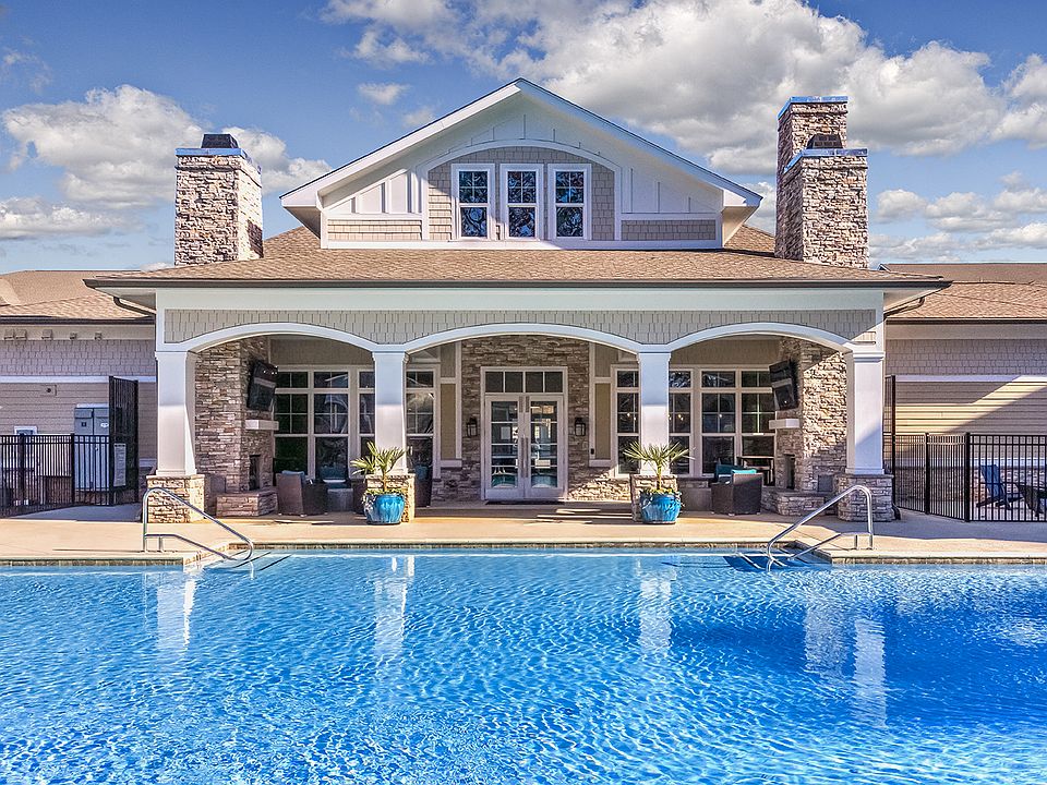 Sparkling Swimming Pool at Crabtree Lakeside in Raleigh, NC