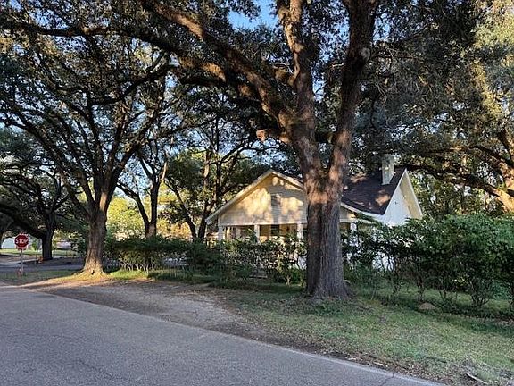 4th image of 319 Edison St